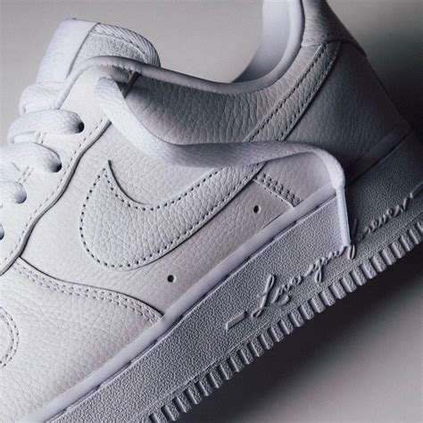 Air Force 1 (124) .